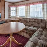 Lovely Home In Sarbinowo 度假居 *